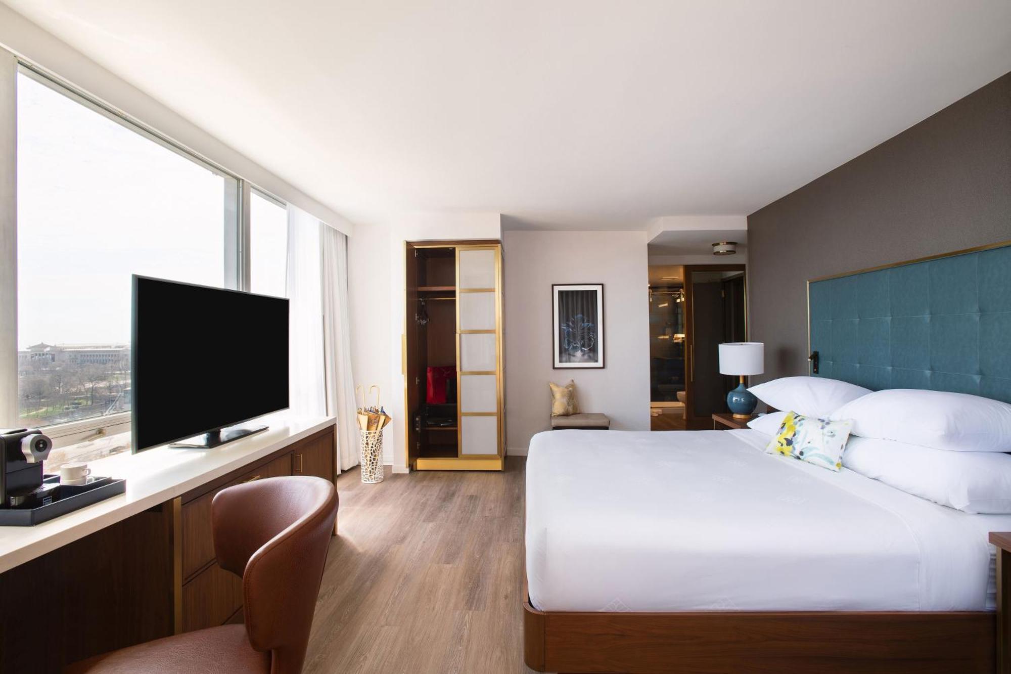 Chambre Lit King-Size Supérieure - Vue sur Ville