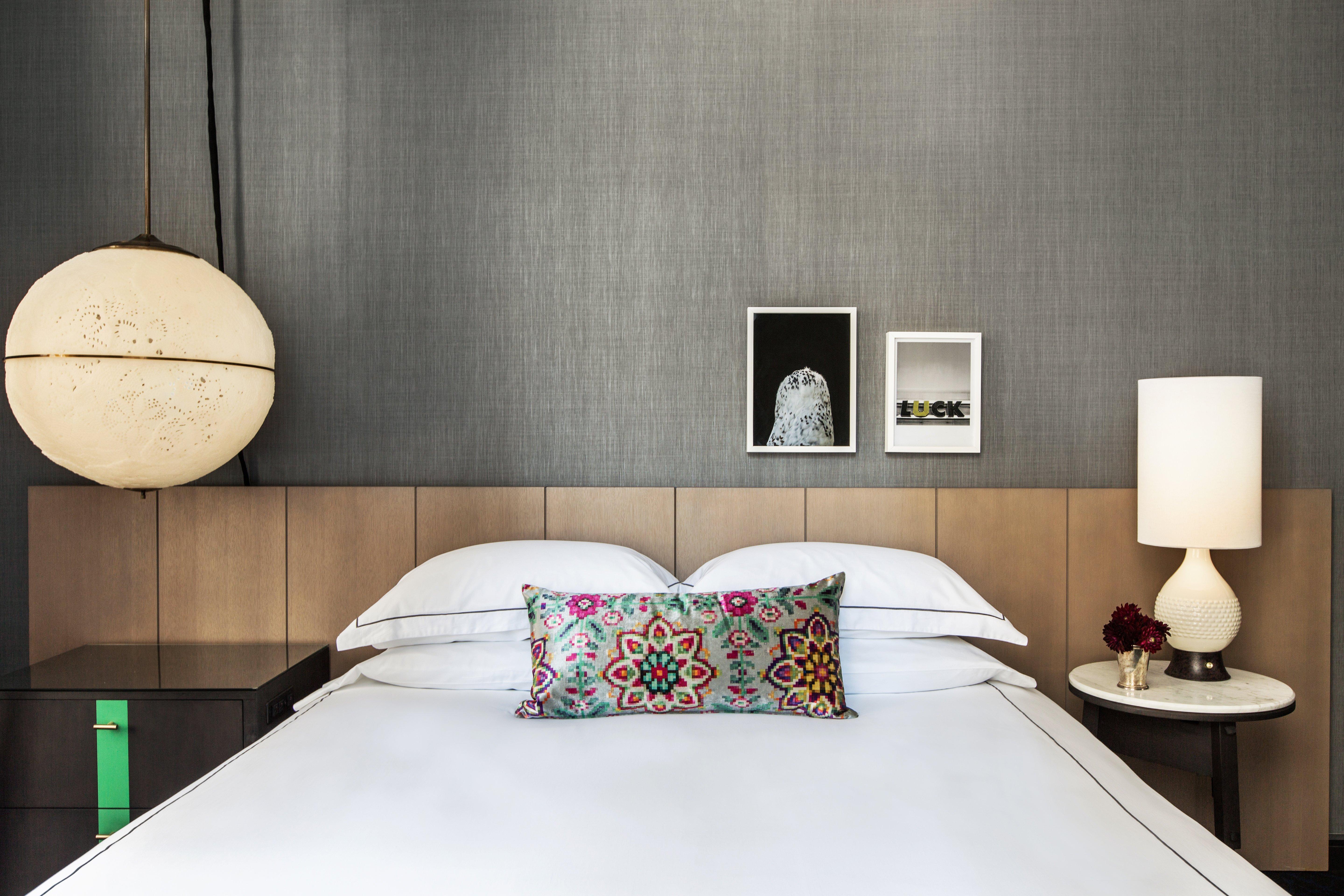Chambre Lit Queen-Size Essentielle avec Douche à l'Italienne